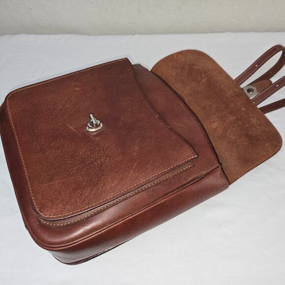 Dooney & Bourke Smooth Italian Brown Vachetta Leather Backpack MADE IN ITALY - Picture 16 of 16